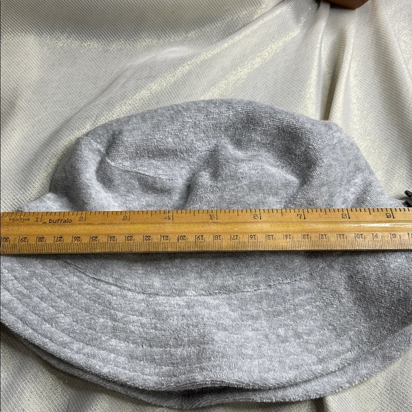 Unisex NWOT Terry Cloth Bucket Hat Light Grey Lined Size S/M - Picture 7 of 7